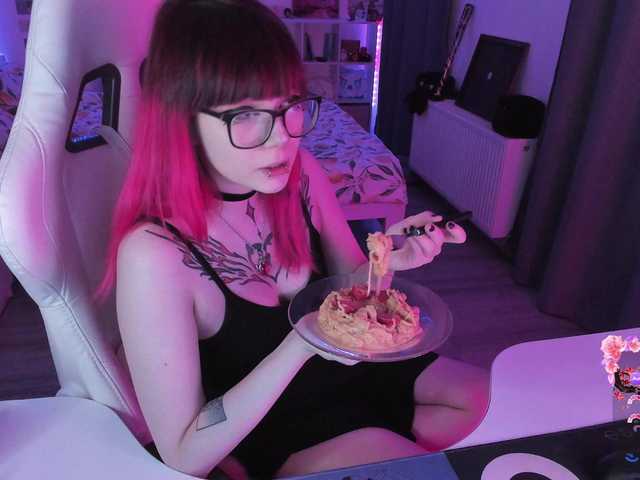 Yumi-Youkai live cam on BongaCams