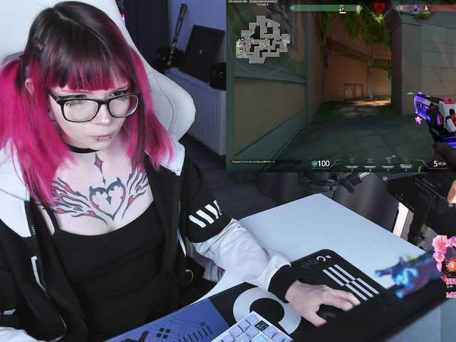 Yumi-Youkai live cam on BongaCams