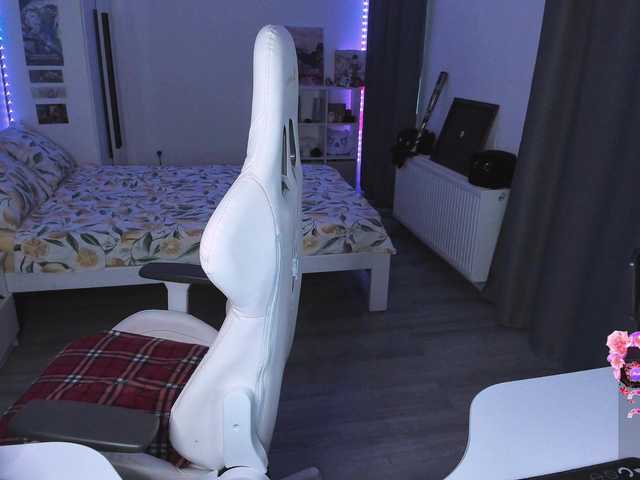 Yumi-Youkai live cam on BongaCams