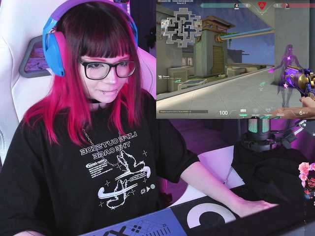 Yumi-Youkai live cam on BongaCams