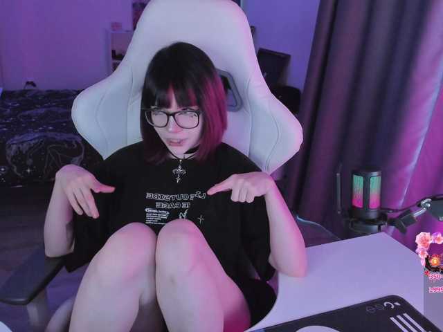 Yumi-Youkai live cam on BongaCams