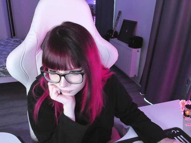 Yumi-Youkai live cam on BongaCams
