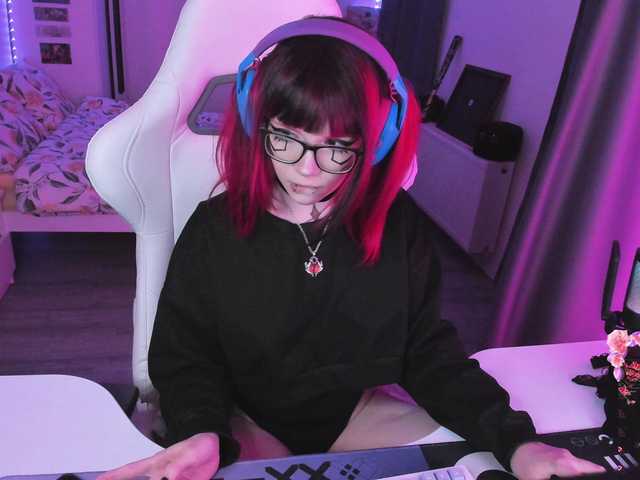 Yumi-Youkai live cam on BongaCams