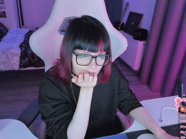 Yumi-Youkai live cam on BongaCams
