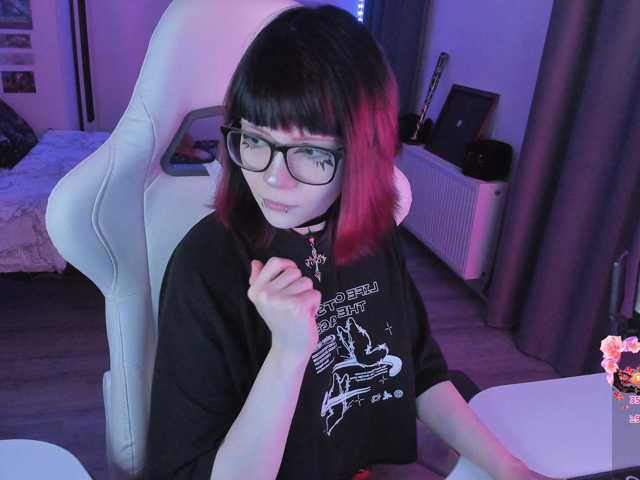 Yumi-Youkai live cam on BongaCams