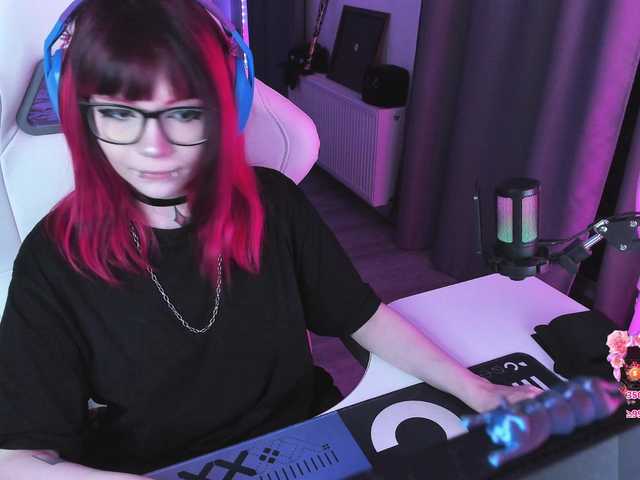 Yumi-Youkai live cam on BongaCams