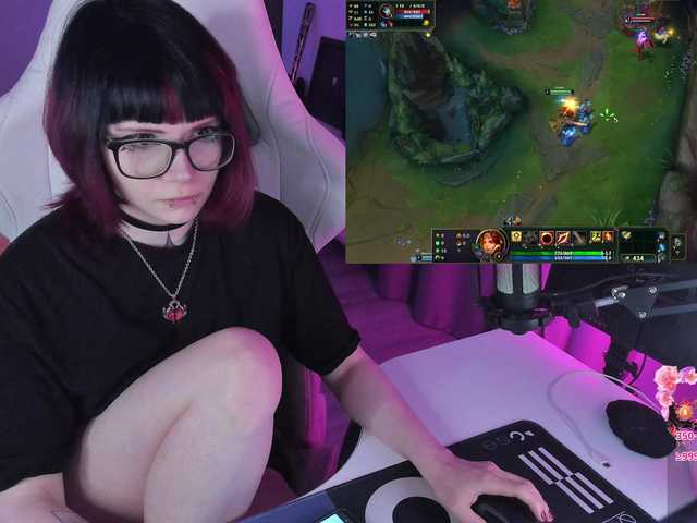 Yumi-Youkai live cam on BongaCams