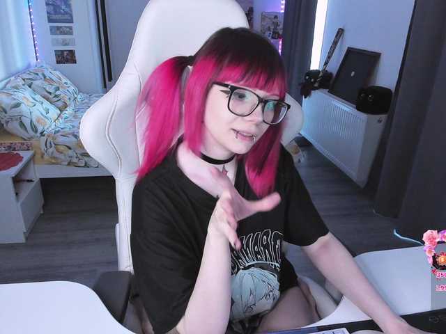 Yumi-Youkai live cam on BongaCams
