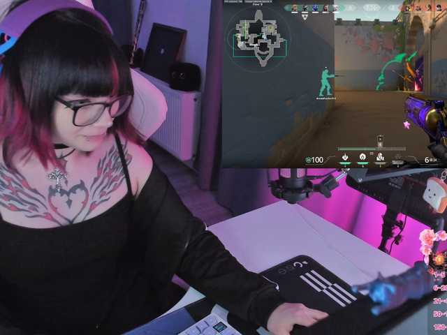 Yumi-Youkai live cam on BongaCams