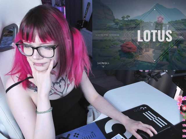 Yumi-Youkai live cam on BongaCams