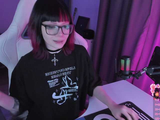 Yumi-Youkai live cam on BongaCams