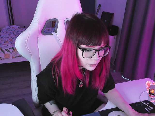 Yumi-Youkai live cam on BongaCams