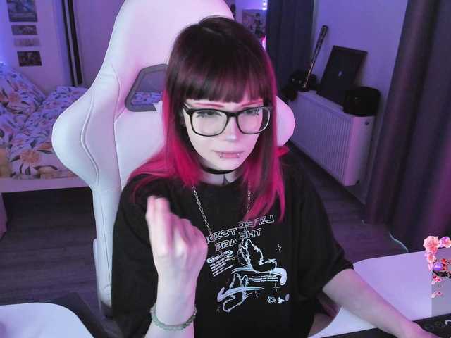 Yumi-Youkai live cam on BongaCams