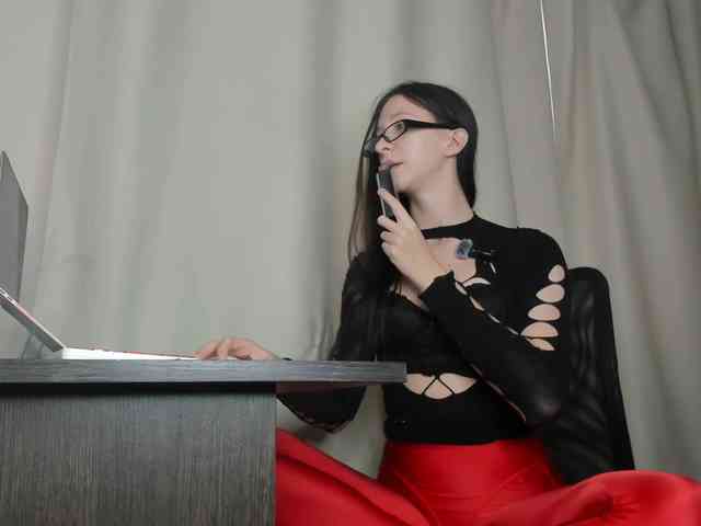 holyharlotFEMDOM webcam
