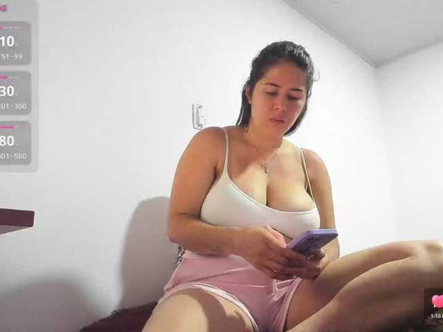 mia1-soman2 live cam preview