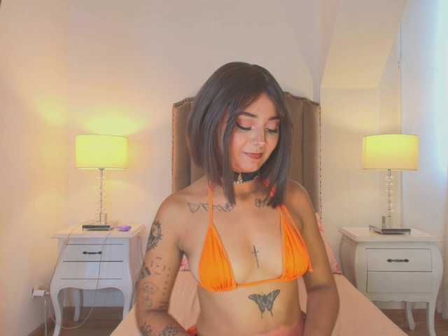 Emma-Torres1 live cam on BongaCams