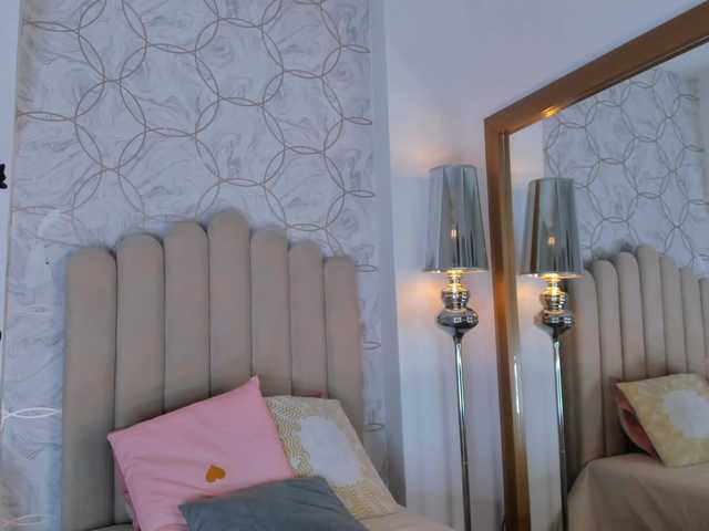 Emma-Torres1 live cam on BongaCams