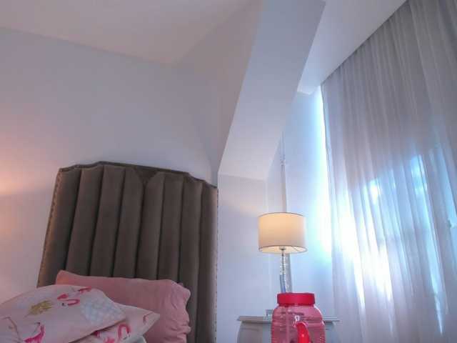 Emma-Torres1 live cam on BongaCams