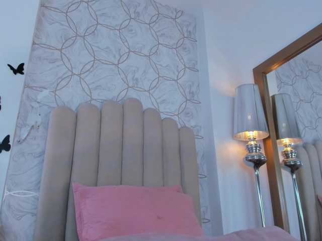 Emma-Torres1 live cam on BongaCams