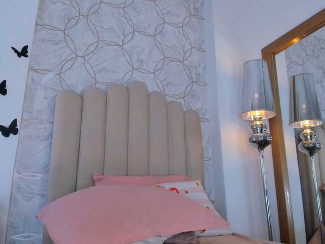 Emma-Torres1 live cam on BongaCams
