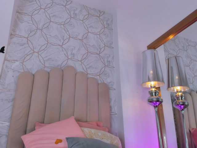 Emma-Torres1 live cam on BongaCams