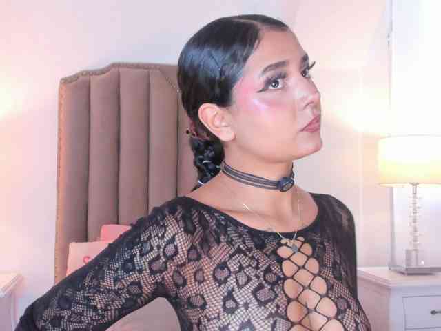 Emma-Torres1