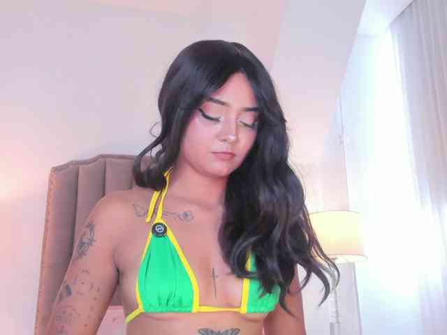 Emma-Torres1 Emma-Torres1