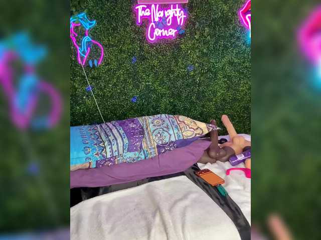 BigButtSarena's BongaCams show and profile