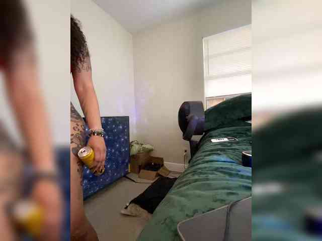 SarenaSoThick webcam