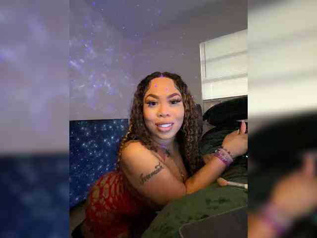 SarenaSoThick webcam