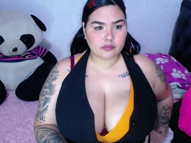 GabiBigBoobs live cam