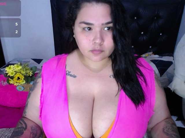 GabiBigBoobs live cam preview