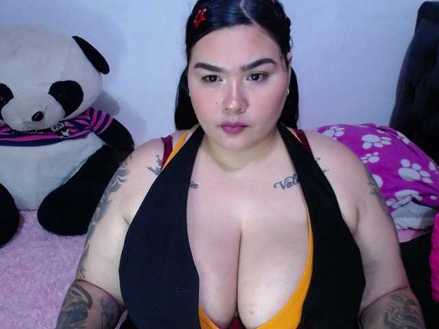 GabiBigBoobs live cam