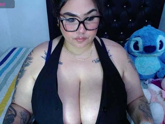 GabiBigBoobs live cam