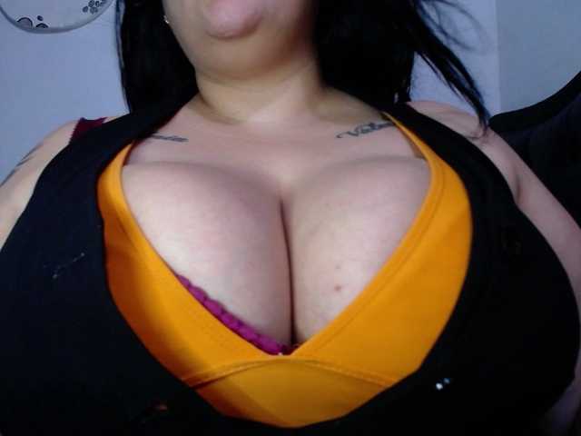 GabiBigBoobs live cam on BongaCams