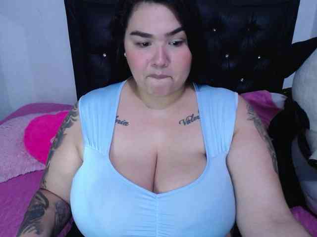 GabiBigBoobs webcam