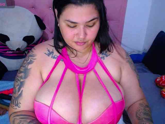 GabiBigBoobs webcam