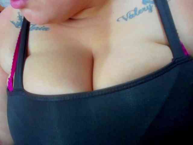 GabiBigBoobs webcam