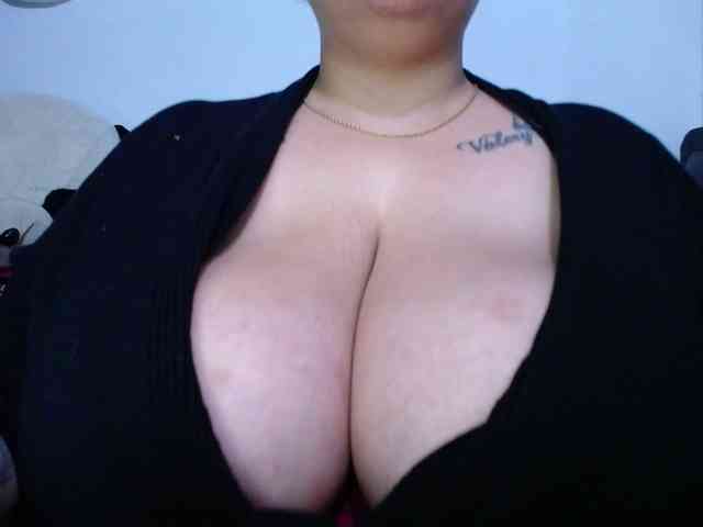 GabiBigBoobs webcam