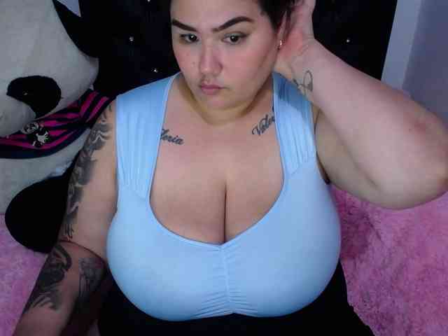 GabiBigBoobs webcam
