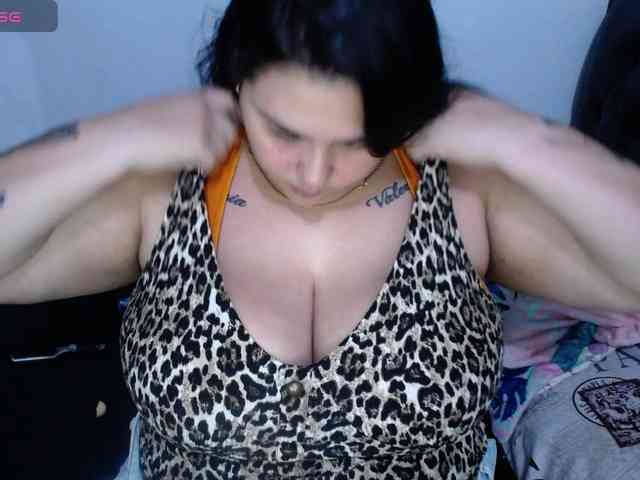 GabiBigBoobs webcam