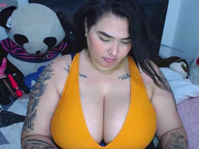 GabiBigBoobs webcam