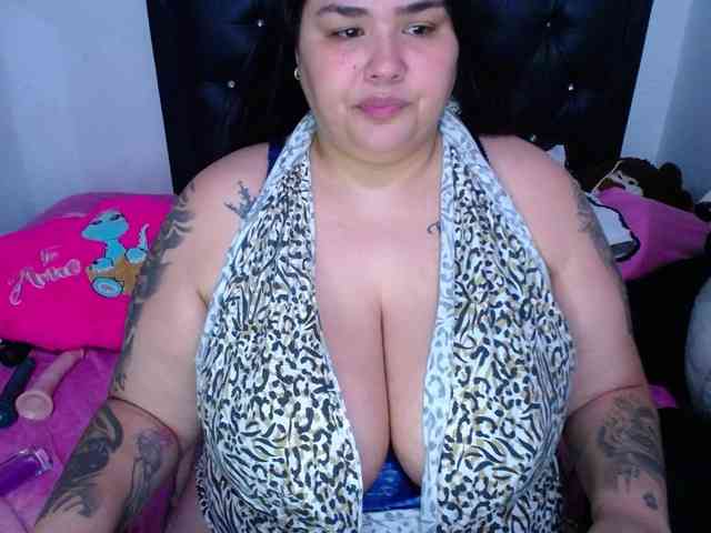 GabiBigBoobs webcam