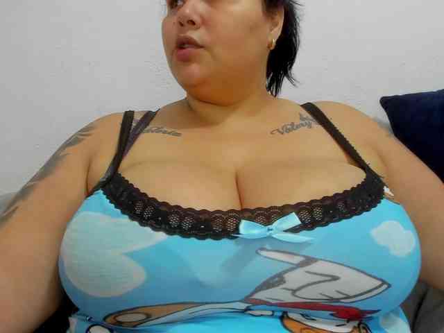 GabiBigBoobs webcam