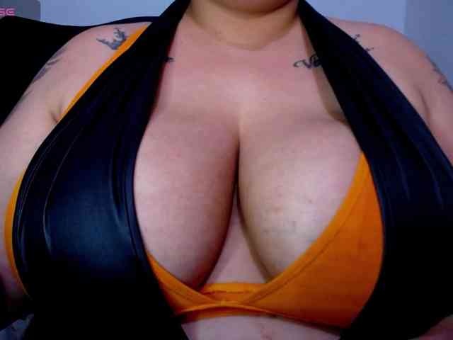 GabiBigBoobs webcam