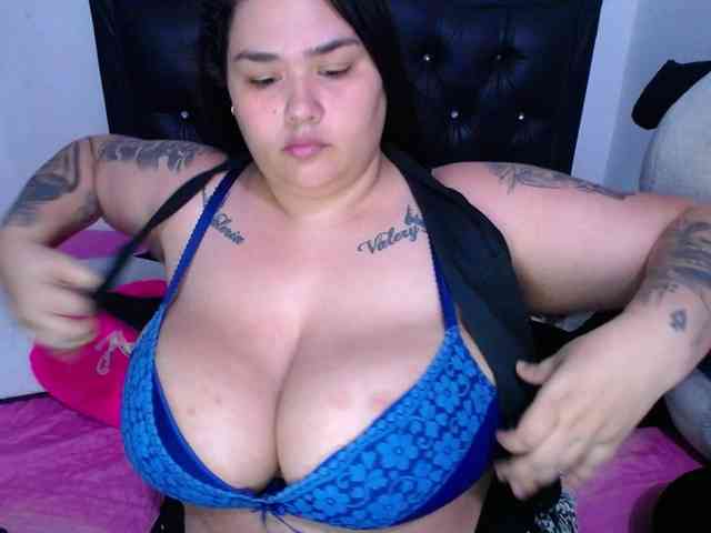 GabiBigBoobs webcam