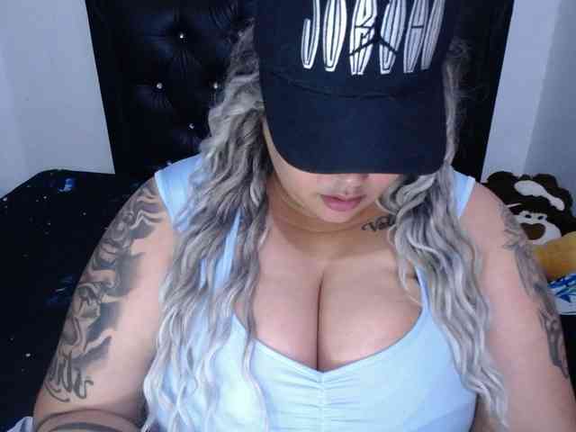 GabiBigBoobs webcam