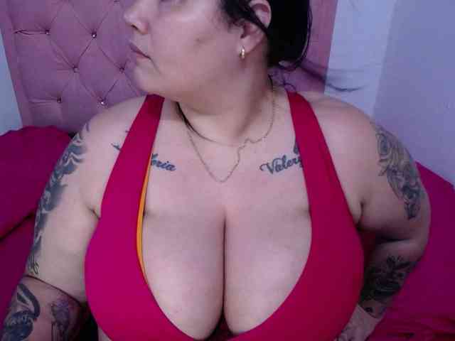 GabiBigBoobs webcam