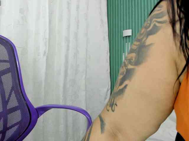 GabiBigBoobs webcam