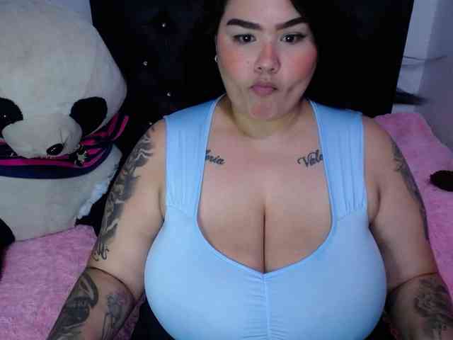 GabiBigBoobs webcam
